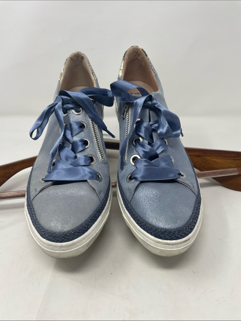 Softwaves Blue & Snakeskin Print Lace-Up Wedged Sneakers Size 9.5